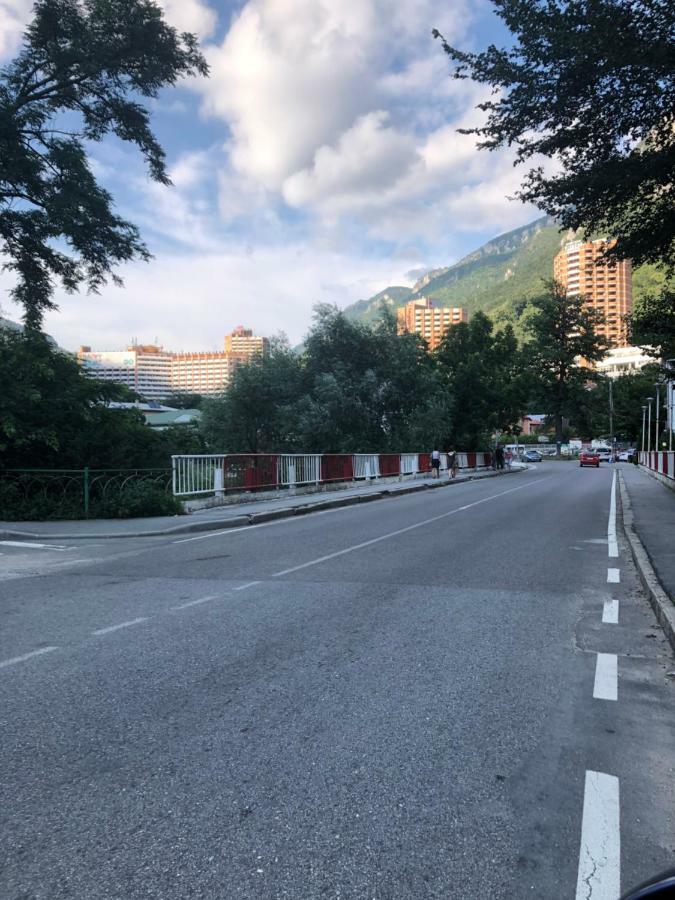 Garsoniera Aleea Trandafirilor Apartamento Băile Herculane Exterior foto